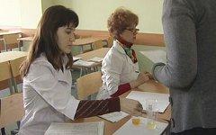 Тестирования школьников на наркотики, фото с сайта firstnews.ru