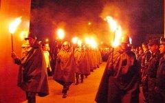 Факельное шествие в Евпатории в 2009 году. Фото с сайта agatov.com