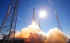 Корабль Dragon. Фото с сайта spacex.com