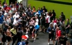 Драка в Вроцлаве. Скриншот с видео пользователя oleksiak на YouTube