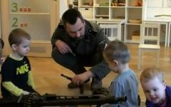 Урок в «Совушке». Стоп-кадр с видео в Youtube.