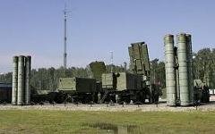 Ракетный комплекс С-400 «Триумф». Фото с сайта warfare.ru