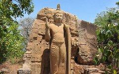 Будда в Аукана в Шри-Ланка. фото с сайта wikipedia.org