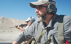 Эрик Джелхаус. Фото с сайта hardwiredtacticalshooting.com