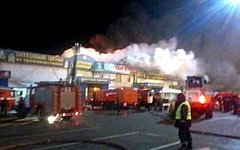 Пожар на рынке «Садовод». Фото с сайта mchs.ru