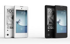 Фото с сайта yotaphone.com