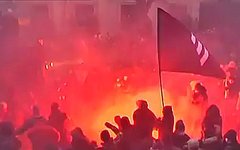 Беспорядки в Киеве. Стоп-кадр с видео в YouTube