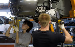 Рабочие завода «АвтоВАЗ» © РИА Новости, Михаил Фомичев