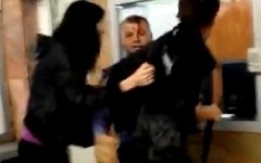 Момент инцидента. Кадр с видео блогера Дениса Стяжкина