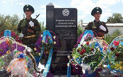 Памятник погибшим на заставе «Арканкерген». Кадр канала СТВ  
