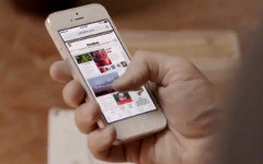 Кадр из рекламы Apple iOS 7