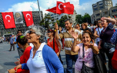 Протестующие в Стамбуле © РИА Новости, Андрей Стенин  