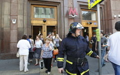 Сотрудники МЧС у «Охотного ряда» © РИА Новости, Михаил Воскресенский, STF  