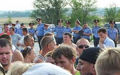 Народные волнения в Пугачеве. Фото с сайта pugachevsky-site.ru