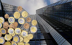 Deutsche Bank. Коллаж © KM.RU