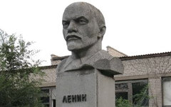 Памятник Ленину в Кривом Роге. Фото с сайта wikimapia.org