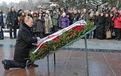 Владимир Путин на Пискаревском кладбище. Фото с сайта kremlin.ru 