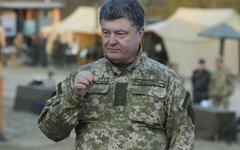 Петр Порошенко. Фото со страницы пресс-службы АТО в Facebook 