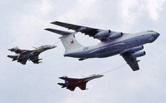 Дозаправка истребителей от Ил-78. Фото Jim Newton с сайта airliners.net