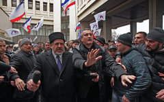 Лидер крымских татар Рефат Чубаров (слева) © РИА Новости, Тарас Литвиненко