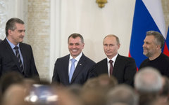 Сергей Аксенов, Владимир Константинов, Владимир Путин и Алексей Чалый © РИА Ново