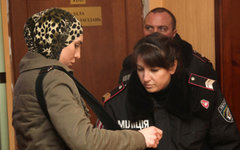 Супруга Адама Осмаева Амина (слева) © РИА Новости, Сергей Поляков