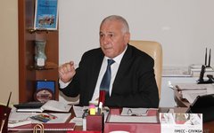 Дмитрий Константинов. Фото с сайта halktoplushu.com