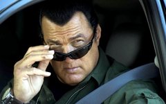Стивен Сигал. Кадр из сериала «Перекресток смерти»