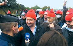 «Красные шапочки». Кадр из видеосюжета Le Telegramme