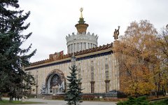 Павильон «Украина» на ВВЦ. Фото с сайта yamoskva.com