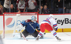 Семен Варламов в матче с «Нью-Йорк Рейнджерс». Фото с сайта nhl.com