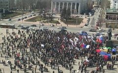 Митинг в Донецке. Фото пользователя Твиттер @myrevolutionrus