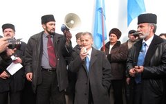 Выступление представителей крымско-татарского народа. Фото с сайта ru.tsn.ua