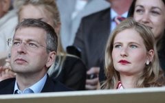 Дмитрий и Елена Рыболовлевы. Фото с сайта newsbomb.gr