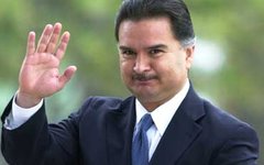 Альфонсо Портильо. Фото с сайта ourlatinamerica.com
