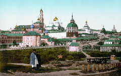 Вид на Троице-Сергиеву Лавру в 1890-е годы. Фото с сайта wikimedia.org