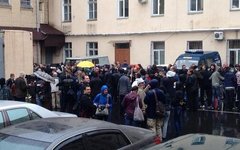 Штурм горотдела МВД в Одессе. Фото пользователя Твиттер @NiBeroeva 