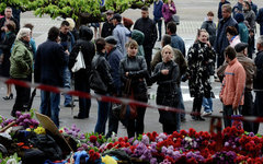 Жители Одессы возлагают цветы в память о погибших. © РИА Новости, Антон Круглов