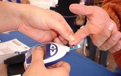 Прибор для измерения уровня сахара в крови. Фото с сайта diyhealth.com