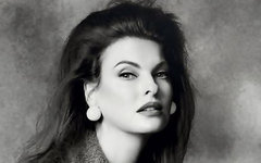 Линда Евангелиста. Фото Steven Mazel с сайта moschino.com