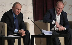 Владимир Путин и Владимир Толстой. Фото с сайта kremlin.ru