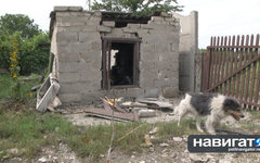 Последствия артобстрела Карловки. Фото с сайта politnavigator.net