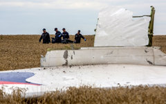Обломки самолета Boeing 777 Малайзийских авиалиний © РИА Новости, Андрей Стенин
