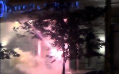 Взрыв фейерверков у здания «Русского стандарта» в Киеве