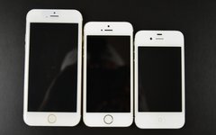 Слева направо: iPhone 6, 5, 4. Фото с сайта sonnydickson.com