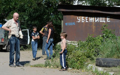 Жители Горловки у входа в бомбоубежище © РИА Новости, Михаил Воскресенский
