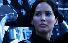 Дженнифер Лоуренс. Фрагмент постера фильма «Голодные игры: И вспыхнет пламя»