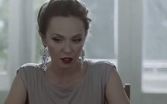 Альбина Джанабаева. Стоп-кадр с YouTube