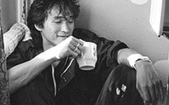 Виктор Цой. Фото Igor Mukhin с сайта wikipedia.org