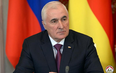 Леонид Тибилов. Фото с сайта presidentruo.org
